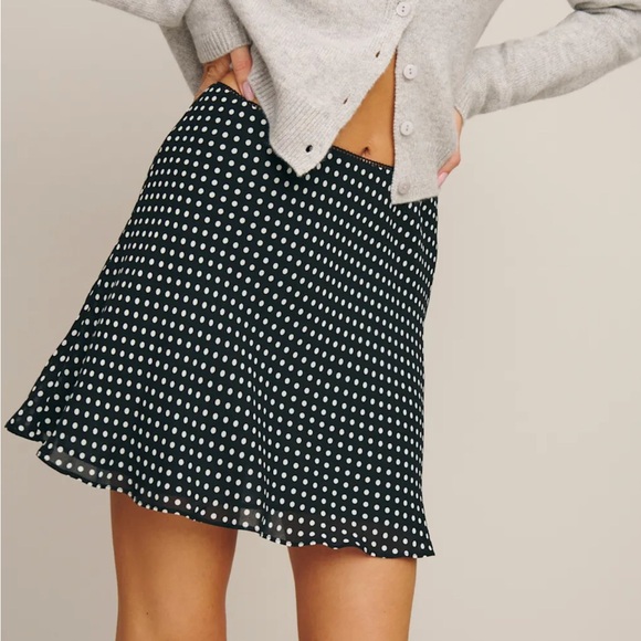 The Brandy Skirt in Caviar Dot by Reformation - Picture 1 of 4